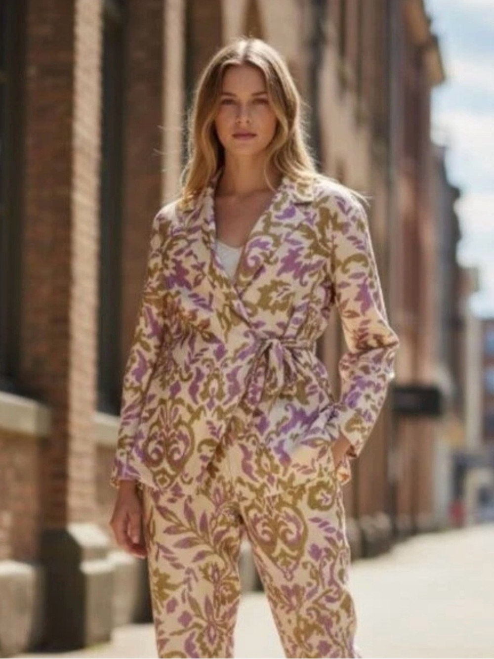 NWT ZARA Bloggers Fave Lightweight Shiny Blazer Jacket L Tan purple